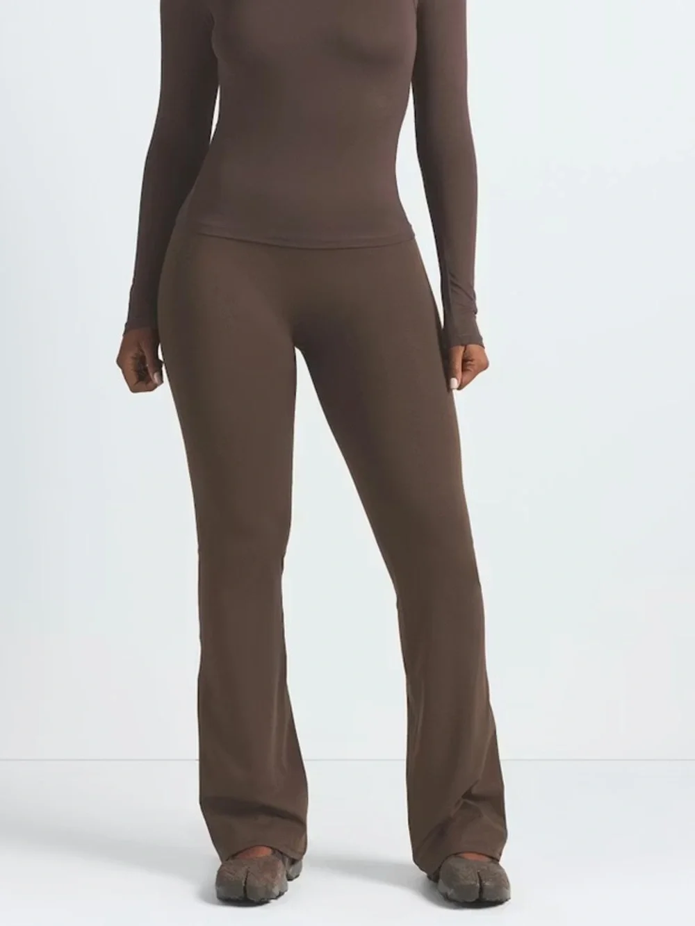 NWT Skims Nike flare legging New dark sepia Brown - Picture 2 of 8